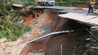 Jalan trans Sulawesi Ambles, Jalur Lutim Morowali Buka Tutup