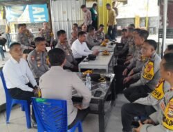 Kapolres Lutra Ngopi bareng dengan jajarannya