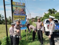 Hari ketiga Ops Zebra di Lutra ditandai Pemasangan Baliho himbauan Keselamatan