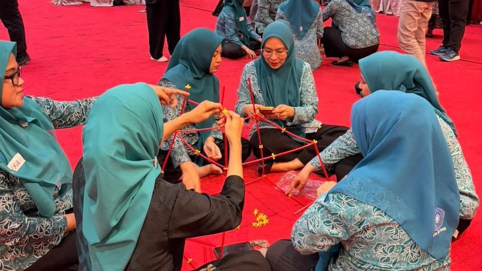 TP PKK Lutim Ikuti Pelatihan “Leadership with Heart” untuk Perkuat Kapasitas Kepemimpinan dan Komunikasi